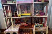 Dolls Mansion House