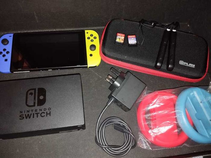 Nintendo Switch Console Bundle  2 Games & Accessories