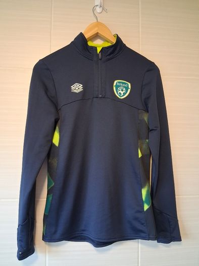 Ireland Football Track Top. Official Umbro Quarter Zip Youth Age 11 To 13 Years. Collect In Dublin Or Receive Via Post.