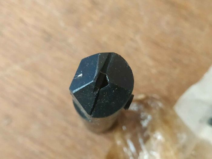 Soviet Boring Bar / Indexable Tool Holder 18mm x 99mm Synthetic Diamond Inserts