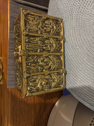 collectables gothic box with key
