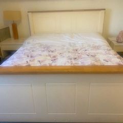 King size bed