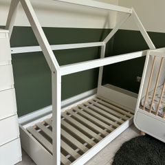Baby elegance hut toddler floor bed