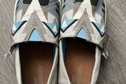 Toms boys shoes size 10uk