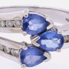 Stunning Tanzanite and Diameter crossover ring 14k