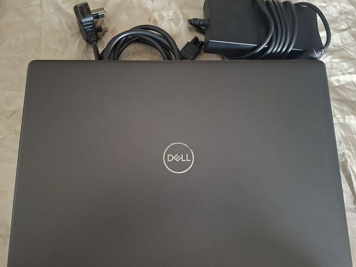 Dell Inspiron 7590 I7-9750h 2.6ghz 32gb Ram 1.5tb Ssd Win 11 Home Black