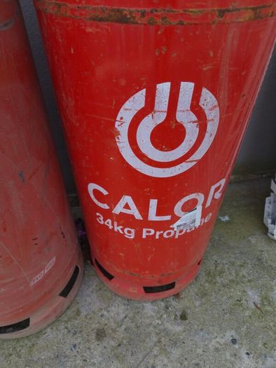 empty 34 kg gas bottle