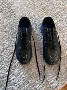 Size 4.5 Nike Mercurial Astro football boots