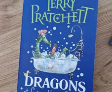 Terry Pratchet The Dragons at Crumbling Castle book