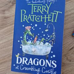 Terry Pratchet The Dragons at Crumbling Castle book