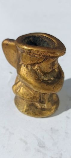 vintage minauture brass Toby jug ornament,,collectors item,,sold as is ,see pictures for condition,,price includes post to anywhere in Ireland thank you.