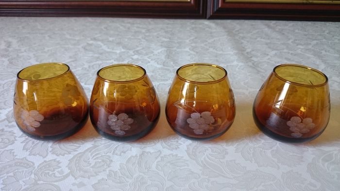 For Collectors Rare Vintage 5 Piece J. Albinana Oleria Spain Etched Amber Decanter With Matching Amber Wine Glasses Set