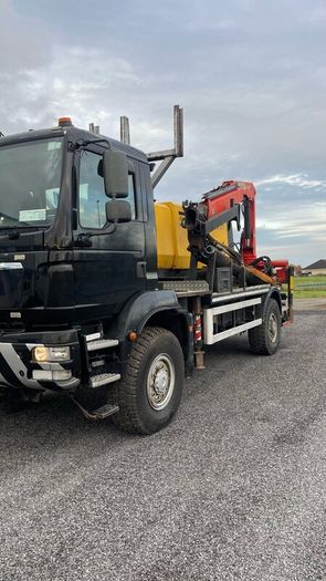 Rock Drill Pole Truck