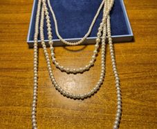 Vintage Faux Pearl Necklace