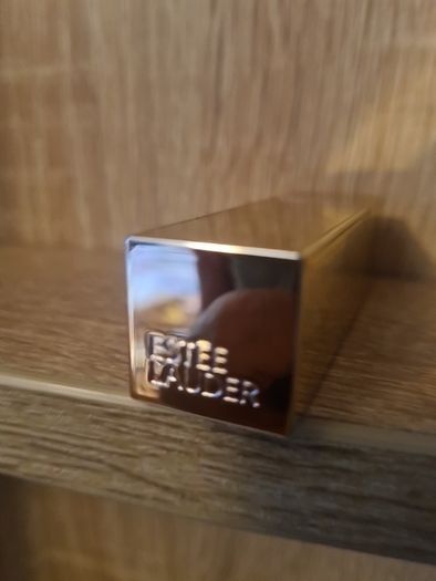 ESTEE LAUDER magic bouquet lipstick