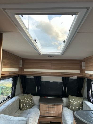 Lunar Quasar 554 4 Berth caravan