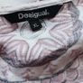 deisgual ladies floral top size XL includes postage Image 9