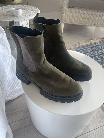 Caprice Suede Boots size  6