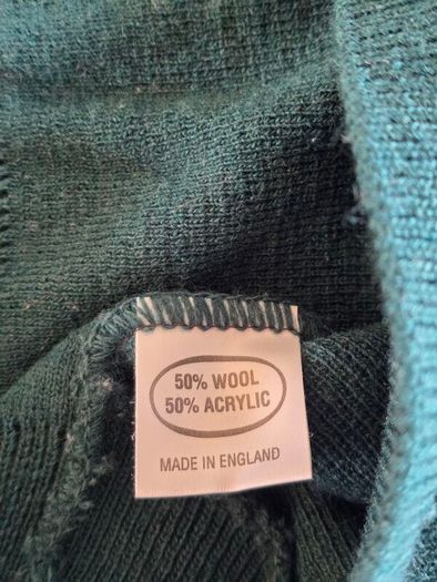 Carraig Donn Men's V-Neck Jumper Size Medium