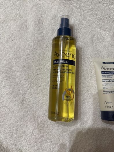 1 x Aveeno Body Oil Spray. 1 x Aveeno Hand Cream.