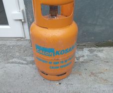 Small gas bottle (small bit less than full)