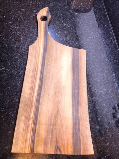 Walnut cheese board Size: 65 x 24 x 2cm - XL