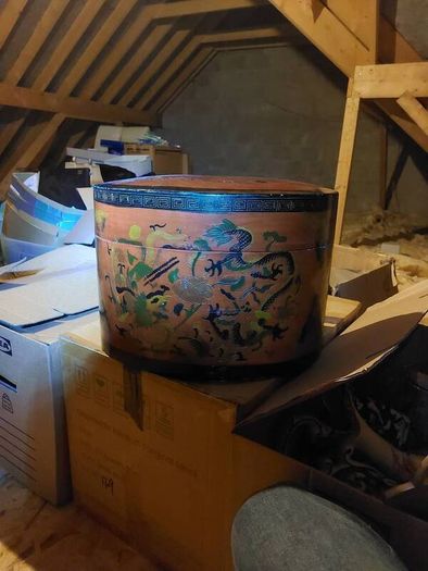 vintage Chinese hat box