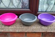 4 Small Coloured Bowls &amp; 3 Colanders.