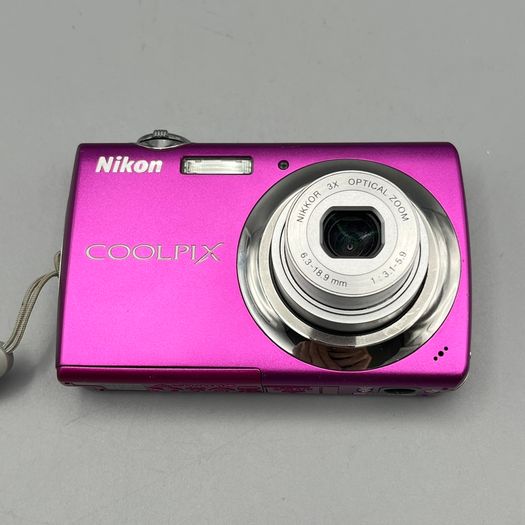 Nikon Coolpix S220 10MP Digital Camera Pink - Nr Mint - Full Kit