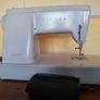Singer Sewing Machine. Image 3