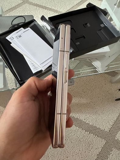Samsung Galaxy Z Fold4 256GB | Needs display repair