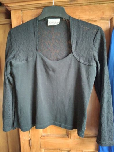 2 tops -Black lace, & spotted.NEW