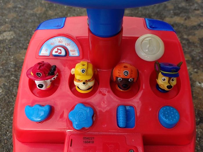 Paw Patrol Rescue Ride On Car (used).