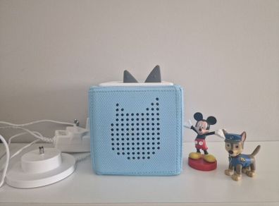 Toniebox w charger & 2 tonies