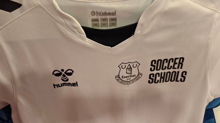 Everton Soccer Schools hummel Football Jersey (Youths 9-10 Years) FREE POST