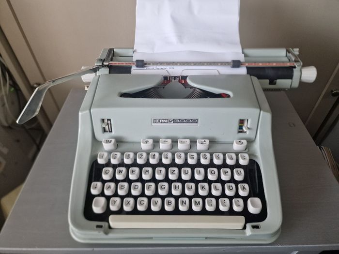 Hermes 3000 Typewriter