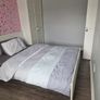 King size bed Image 2