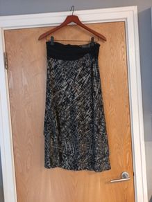 Per Una Wrap Effect  Patterned Skirt.  S.10.  Available  Until The 21st November  2025.