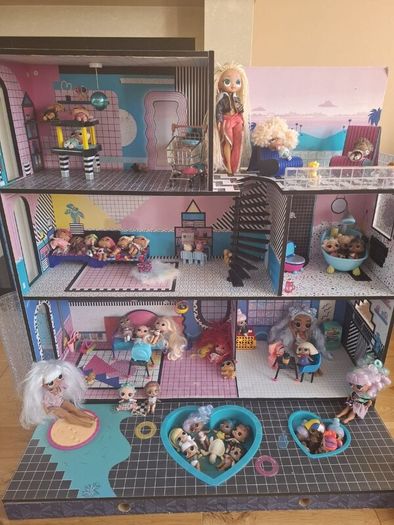 Girls LoL's and LoL house