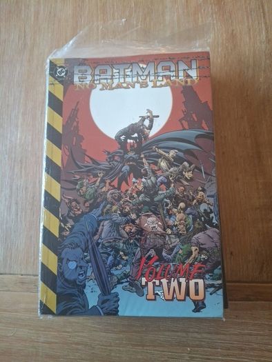 Batman No Man's Land VOLUMES 1-5 DC Comics