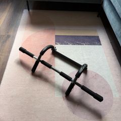 Pull up / push up bar
