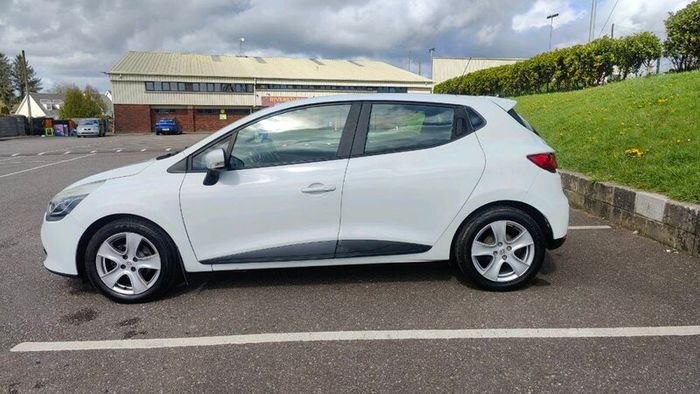 2015 Renault Clio IV 1.2 Petrol Ideal Starter Car
