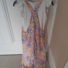 Girls dungarees set