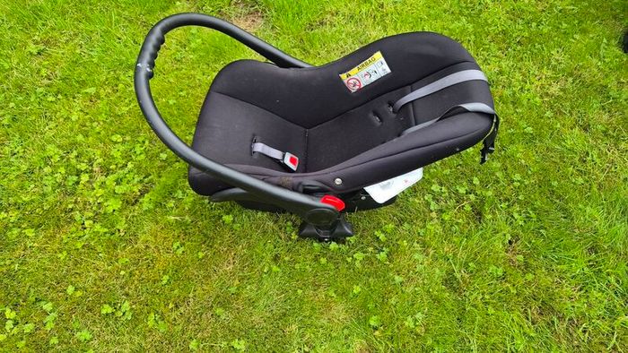 Venicci Car Seat Base - Free