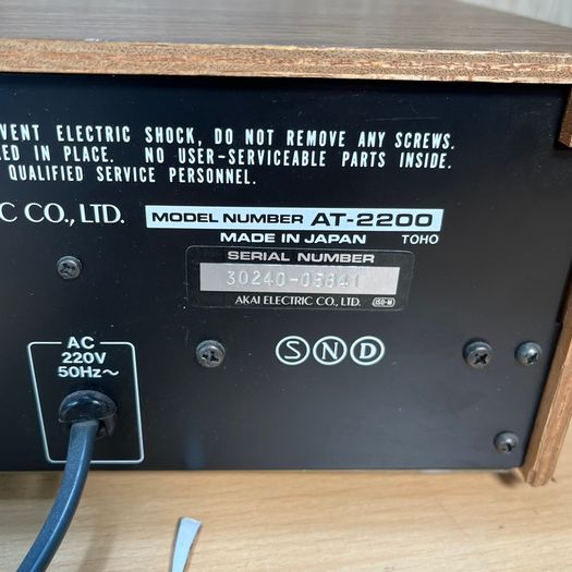 Akai AT-2200 -Vintage Silver Face Tuner Tested Working + Manual FLAWS