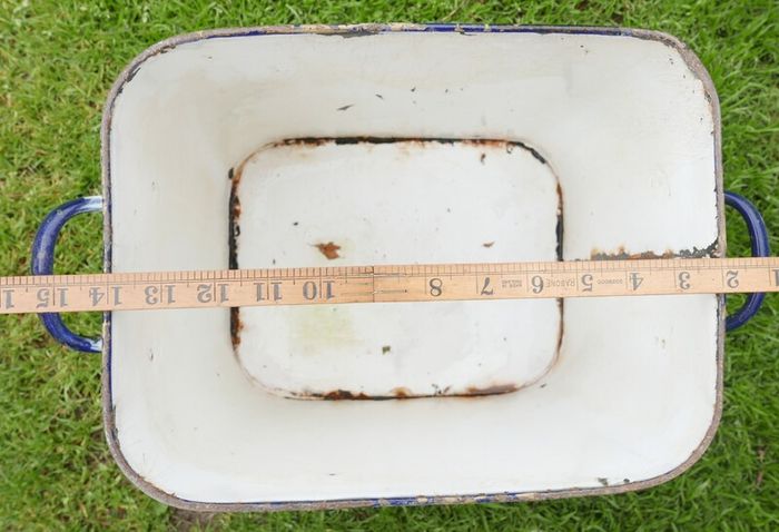 Vintage Prince & Wares White Enamel Porcelain Bread Metal Tin Box