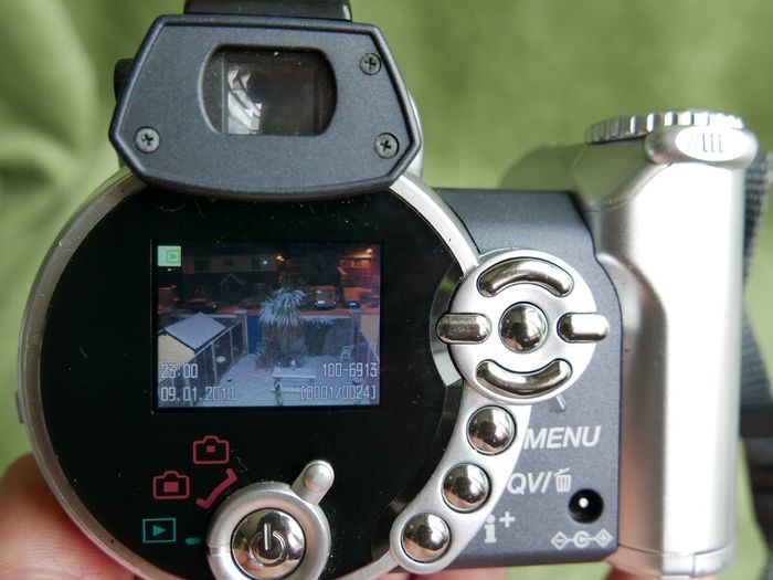 Konica Minolta Dimage Z2 4MP Digital Bridge Camera Working Tested