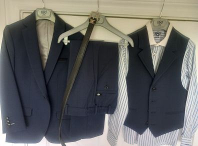 1880 club size 5 navy 3 piece suit