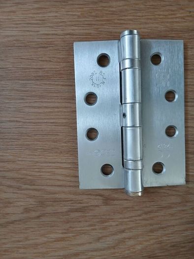 Door hinges