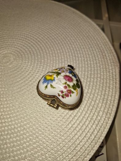 Heart Shaped Pill or Trinket Box Hinged